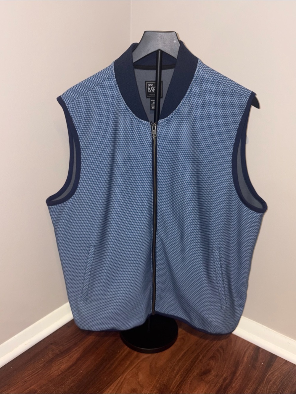Jos. A. Bank Men's Blue Mesh Zip-Front Vest. XXL